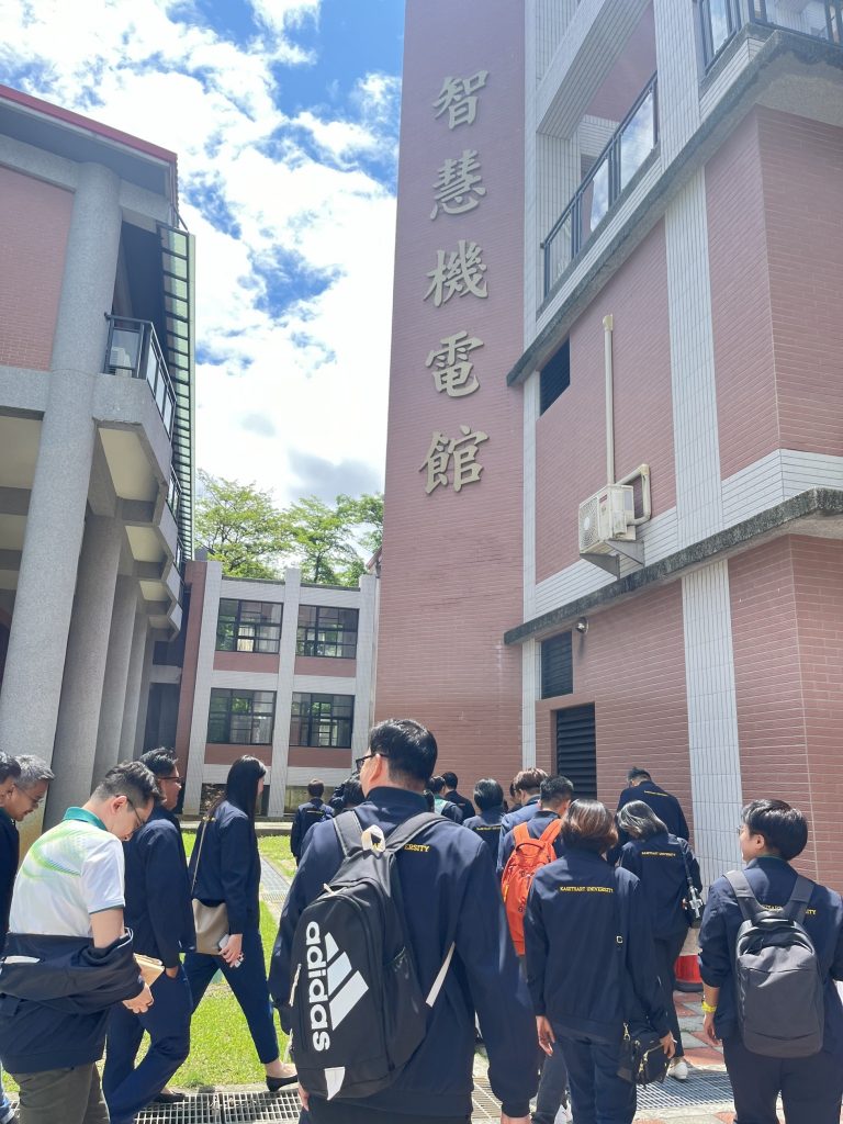 LINE_ALBUM_0529泰國KU大學參訪_240529_11